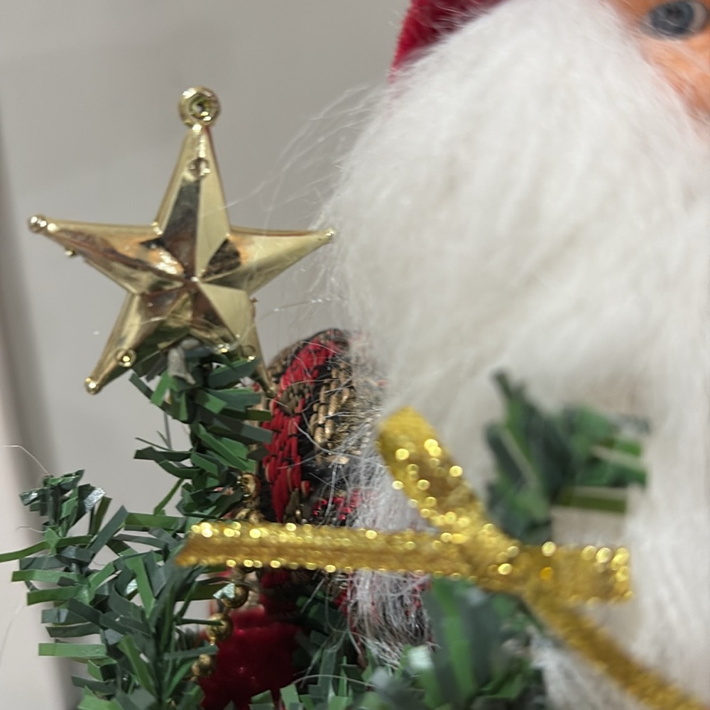 Holiday Decor Santa - Picture 14 of 14